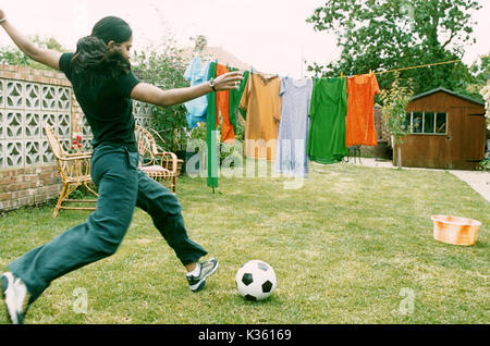 BEND IT LIKE BECKHAM PARMINDER NAGRA Datum: 2002 Stockfoto