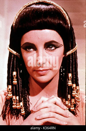 CLEOPATRA ELIZABETH TAYLOR EIN FUCHS AUS DEM 20. JAHRHUNDERT CLEOPATRA ELIZABETH TAYLOR Datum: 1963 Stockfoto