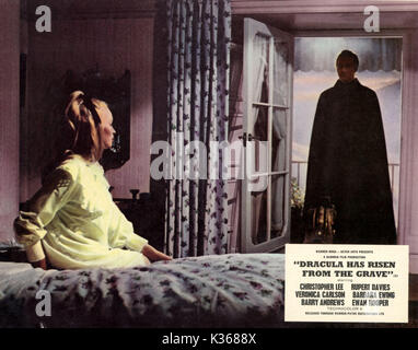 DRACULA IST AUFERSTANDEN AUS DEM GRAB VERONICA CARLSON, Christopher Lee Datum: 1968 Stockfoto