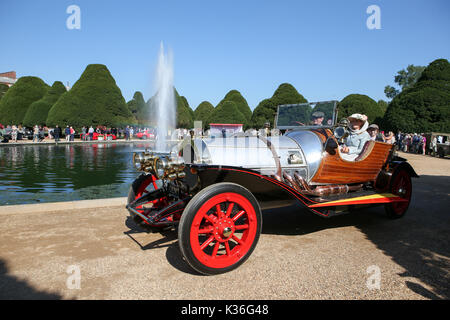 London, 1. September, 2017. Concours von Eleganz besitzer Tag in Hampton Court Palace host einige der seltensten Autos der Welt. Von patron SEINE KÖNIGLICHE HOHEIT Prinz Michael von Kent besuchte. Credit: Expo Foto/Alamy leben Nachrichten Stockfoto