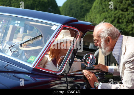 London, 1. September, 2017. Concours von Eleganz besitzer Tag in Hampton Court Palace host einige der seltensten Autos der Welt. Von patron SEINE KÖNIGLICHE HOHEIT Prinz Michael von Kent besuchte. Credit: Expo Foto/Alamy leben Nachrichten Stockfoto