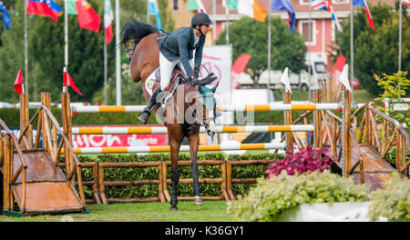 Gijon, Spanien. 1. Sep 2017. Santiago Nunez (Spanien) mit Barcelona während der Pferderennen Springreiten der CSIO Gijon in Las Mestas Center am 1. September 2017 in Gijon, Spanien. Quelle: David Gato/Alamy leben Nachrichten Stockfoto