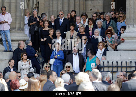 Paris, Frankreich. 1. September 2017. Anne Le Nen, Muriel Robin und Line Renaud Besuchen des Mireille Darc Beerdigung in der Kirche Saint-Sulpice am 1. September 2017 in Paris, Frankreich. Quelle: Bernard Menigault/Alamy leben Nachrichten Stockfoto
