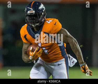 31. August 2017: Denver Broncos zurück laufen Stevan Ridley (4) übernimmt den Ball im zweiten Quartal ein NFL preseason matchup zwischen den Arizona Cardinals und die Denver Broncos am Sport Behörde Feld bei Mile High Stadium Denver CO, Scott D Stivason/Cal Sport Media Stockfoto