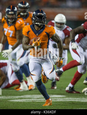 31. August 2017: Denver Broncos zurück laufen Stevan Ridley (4) übernimmt den Ball im zweiten Quartal ein NFL preseason matchup zwischen den Arizona Cardinals und die Denver Broncos am Sport Behörde Feld bei Mile High Stadium Denver CO, Scott D Stivason/Cal Sport Media Stockfoto