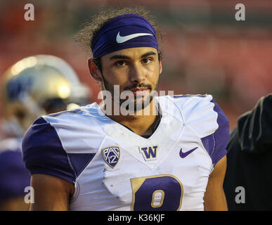 Piscataway, NJ, USA. 1. Sep 2017. Washington Huskies wide receiver Dante Pettis (8) Bevor ein NCAA Football Spiel zwischen den Washington Schlittenhunde und die Rutgers Scarlet Knights am höchsten Punkt Lösungen Stadion in Piscataway, NJ. Mike Langish/Cal Sport Media. Credit: Csm/Alamy leben Nachrichten Stockfoto