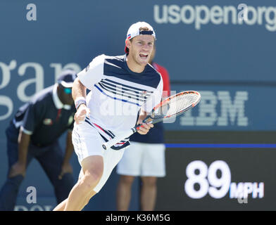 New York, Vereinigte Staaten. 01 Sep, 2017. New York, NY, USA - September 1, 2017: Diego Schwartzman von Argentinien reagiert während der Match gegen Marin Cilic aus Kroatien bei uns Offene Meisterschaften an Billie Jean King National Tennis Center Credit: Lev radin/Alamy leben Nachrichten Stockfoto