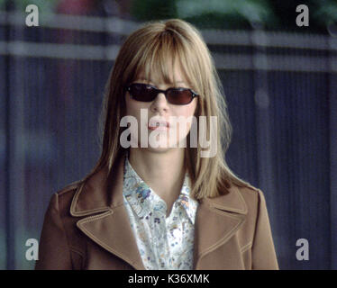 IN DEN SCHNITT SCREEN GEMS UND PATHE PRODUCTIONS LTD. Copyright: COLUMBIA TRISTAR MEG RYAN SONNENBRILLE Datum: 2003 Stockfoto