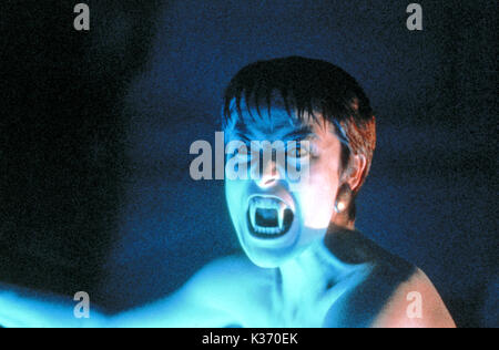 Die HÖHLE DER WEISSE WURM AMANDA DONOHOE Vampir Datum: 1988 Stockfoto