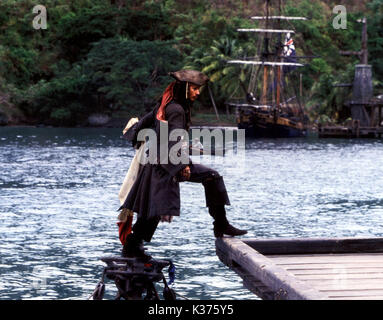 Piraten der Karibischen Meere: DER FLUCH DER SCHWARZEN PERLE Johnny Depp Datum: 2003 Stockfoto