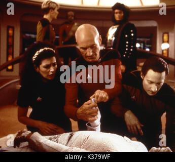 STAR TREK: DIE NÄCHSTE GENERATION MARINA SIRTIS, Patrick Stewart, Brent Spiner Stockfoto