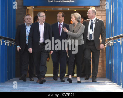 Foto muss Gutgeschrieben © Alpha Presse 079965 03/10/2016 Theresa werden können und Ehemann Philip kann Konservative Partei Konferenz 2016 Am Birmingham ICC Stockfoto