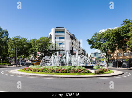 Die Rotunda do Infante ist dargestellt in Funchal auf der portugiesischen Insel Madeira. Stockfoto