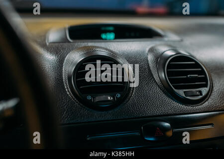 Lüftung im Auto innen anzeigen. Stockfoto