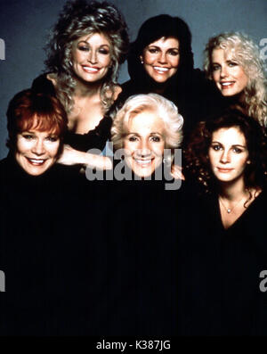 STEEL MAGNOLIAS Dolly Parton, SHIRLEY MACLAINE, Olympia Dukakis, Daryl Hannah, Sally Field, Julia Roberts Datum: 1989 Stockfoto