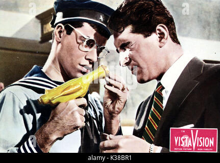 Man ist nie zu jung (US 1955) Jerry Lewis, Dean Martin Wasserpistole im Gesicht Datum: 1955 Stockfoto