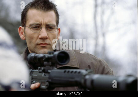 DIE BOURNE IDENTITÄT UNIVERSALBILDER CLIVE OWEN FOTOGRAF KREDIT: EGON ENDRENYI DIE BOURNE IDENTITÄT UNIVERSALBILDER CLIVE OWEN FOTOGRAF KREDIT: EGON ENDRENYI Datum: 2002 Stockfoto