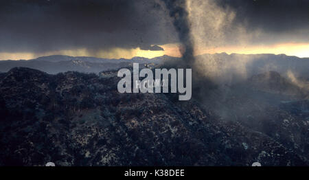 Übermorgen betrifft: extreme Wetterereignisse, HOLLYWOOD SIGN, Tornados Datum: 2004 Stockfoto