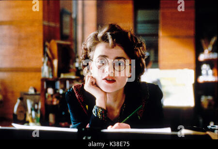 LASS DIE ASPIDISTRA FLIEGEN HELENA BONHAM CARTER SCHREIBT FRAUEN HÄLT DIE ASPIDISTRA FLIEGT HELENA BONHAM CARTER SCHREIBT FRAUEN Datum: 1997 Stockfoto