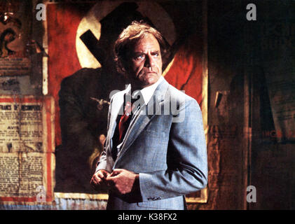 TWILIGHT ZONE - DER FILM VIC MORROW EIN WARNER BROS FILM Datum: 1983 Stockfoto