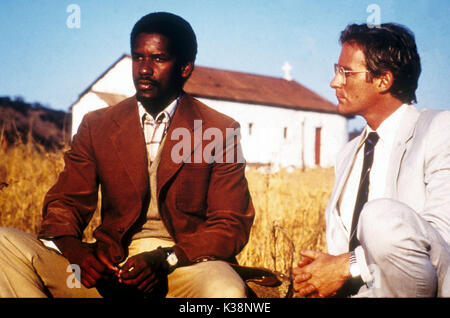 CRY FREEDOM Denzel Washington als Steve Biko, Kevin Kline als Donald Woods Datum: 1987 Stockfoto