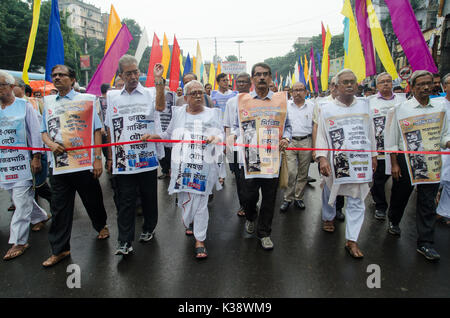 Kolkata, Indien. 01 Sep, 2017. Linke Parteien organisiert eine massive anti-imperialistischen Friedens Rallye am 1. September 2017 in Kolkata, West Bengal, Indien. Credit: Avijit Ghosh/Pacific Press/Alamy leben Nachrichten Stockfoto