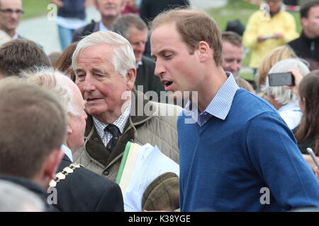 Herzog und Herzogin von Cambridge am Wellenbrecher Country Park für den Start der Ring o Feuer Küsten ultra Marathon ANGLESEY Wales Stockfoto