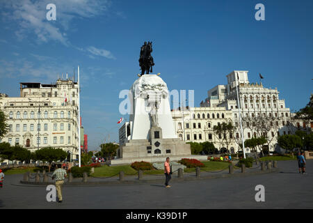 Statue des argentinischen General Jose San Martin Plaza San Martin, dem historischen Zentrum von Lima (Weltkulturerbe), Peru, Südamerika Stockfoto