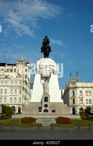 Statue des argentinischen General Jose San Martin Plaza San Martin, dem historischen Zentrum von Lima (Weltkulturerbe), Peru, Südamerika Stockfoto