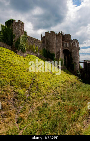 Die Polizisten Tor und Wassergraben, Dover Castle, Kent, England Stockfoto