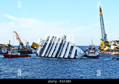 Schiffswrack eines Kreuzfahrtschiffes in der Nähe von Giglio, Italien Stockfoto