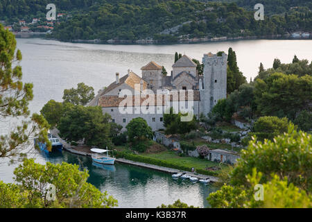 Benediktinerkloster auf der Insel St. Maria in Veliko Jezero, großen See, Nationalpark Mljet Insel Mljet Stockfoto