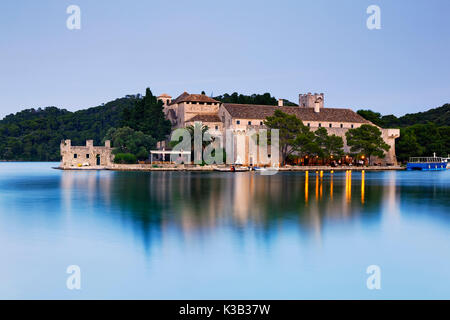 Benediktinerkloster auf der Insel St. Maria in Veliko Jezero, großen See, Nationalpark Mljet Insel Mljet Stockfoto