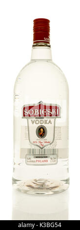 Winneconne, WI - 1. September 2017: eine Flasche Wodka Sobieski auf einem isolierten Hintergrund. Stockfoto