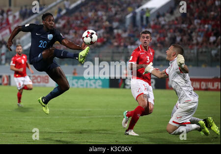 England's Danny Welbeck Kerben dritten Ziel seiner Seite des Spiels während der 2018 FIFA World Cup qualifizieren, Gruppe F auf der National Stadium, Ta'Qali. PRESS ASSOCIATION Foto. Bild Datum: Freitag, 1. September 2017. Siehe PA-Geschichte Fußball Malta. Photo Credit: Nick Potts/PA-Kabel. Einschränkungen: Nutzung unter FA Einschränkungen. Nur für den redaktionellen Gebrauch bestimmt. Kommerzielle Nutzung nur mit vorheriger schriftlicher Zustimmung der FA. Keine Bearbeitung außer zuschneiden. Stockfoto