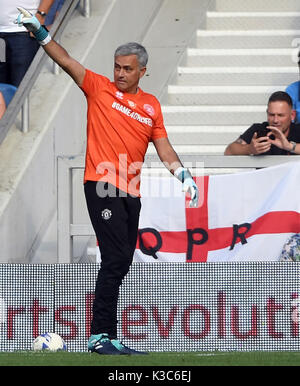 Das Team 57309 Jose Mourinho während Spiel 4 Grenfell, eine Nächstenliebe, Fußballspiel, Kapital für Grenfell Turm überlebende, bei Qpr die Loftus Road Stadium in London. Stockfoto