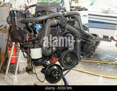 Zerlegten Motor zur Reparatur in die Werkstatt Stockfoto