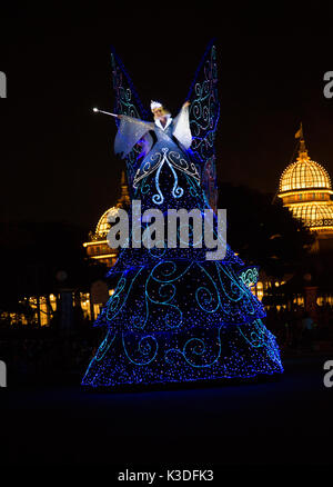 Tokyo Disneyland Lichtshowparade Dreamlights im Tokyo Disneyland, wo alle ihre Lieblings-Disney-Figuren zum Leben auf Parade kommen schwimmt Stockfoto