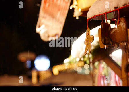 Weihnachtsmarkt Garmisch-Partenkirchen in der Nacht, Stockfoto