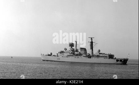 HMS Birmingham - D86 - Position heraus in den Solent von Portsmouth Naval Base, Portsmouth, Hampshire, England, UK-Am 16. September 1979 Stockfoto