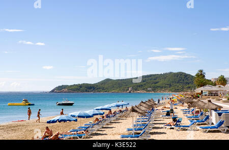 Platja d'en Bossa beliebter Touristenort - schöner, 3 km langer dem Strand - reges Nachtleben - viele Diskotheken - Hotels - Cafés Stockfoto