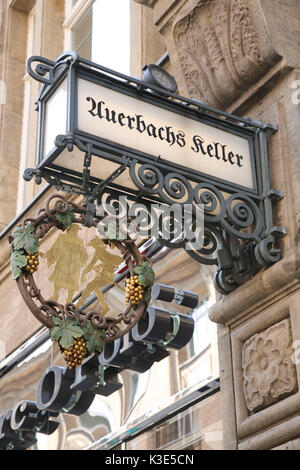 Deutschland, Sachsen, Leipzig, Auerbachs Keller, Schild, außen, Stockfoto