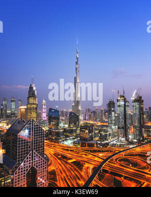 Der Burj Khalifa Tower bei Nacht. Dieser Wolkenkratzer ist der höchste Mann-Struktur in der Welt gemacht, Messung von 828m. Im Jahr 2009 abgeschlossen. Stockfoto