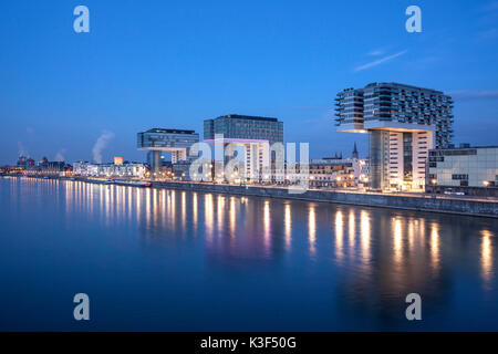 Die kranhäuser von Bothe Richter Teherani Architekten im Rheinauhafen (Rheinau Hafen) in Köln, Nordrhein-Westfalen, Deutschland Stockfoto