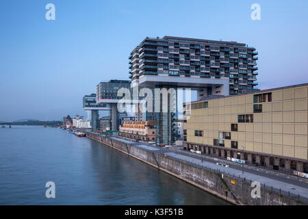 Die kranhäuser von Bothe Richter Teherani Architekten im Rheinauhafen (Rheinau Hafen) in Köln, Nordrhein-Westfalen, Deutschland Stockfoto