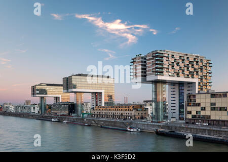 Die kranhäuser von Bothe Richter Teherani Architekten im Rheinauhafen (Rheinau Hafen) in Köln, Nordrhein-Westfalen, Deutschland Stockfoto