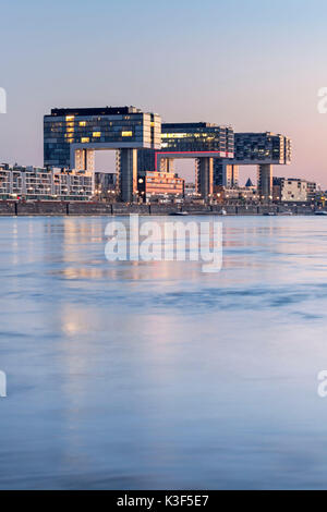 Kran Häuser im Rheinauhafen (Rheinauer Hafen), Köln, Nordrhein-Westfalen, Deutschland Stockfoto