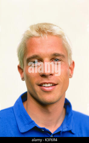 Porträt der jungen Mann lächelnd Stockfoto