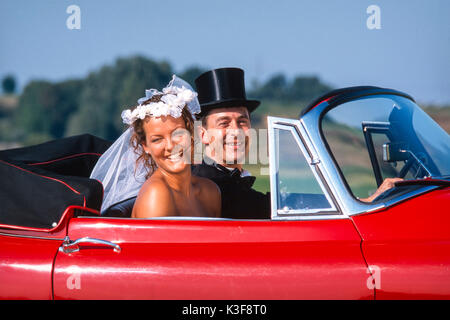 Hochzeit paar rot Cabrio Stockfoto