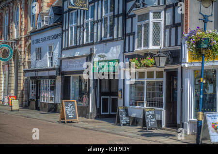 HDR-Bild von Ye Olde Pork Pie Shoppe, die Dickinson & Morris Wurst Shop und Half Moon Pub auf Nottingham Straße in Melton Mowbray Leicestershire, Großbritannien Stockfoto